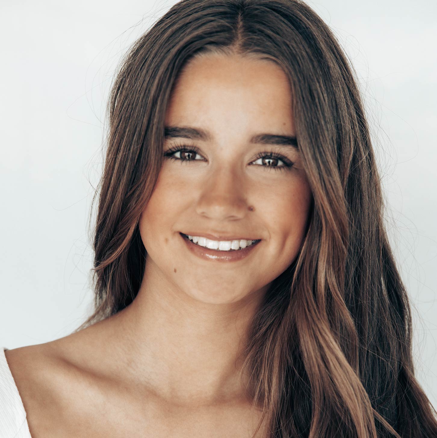 new face headshot for Sofía